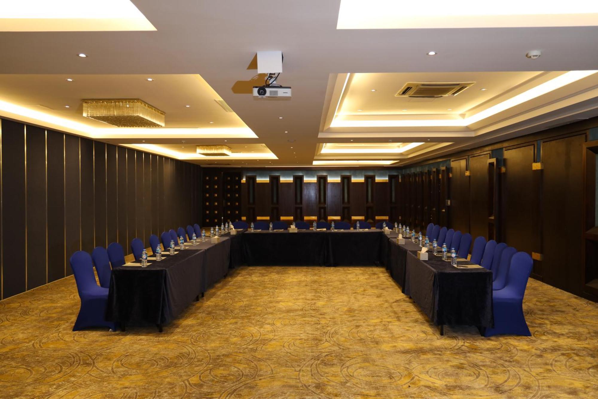 Canyon Hotel Erbil Esterno foto