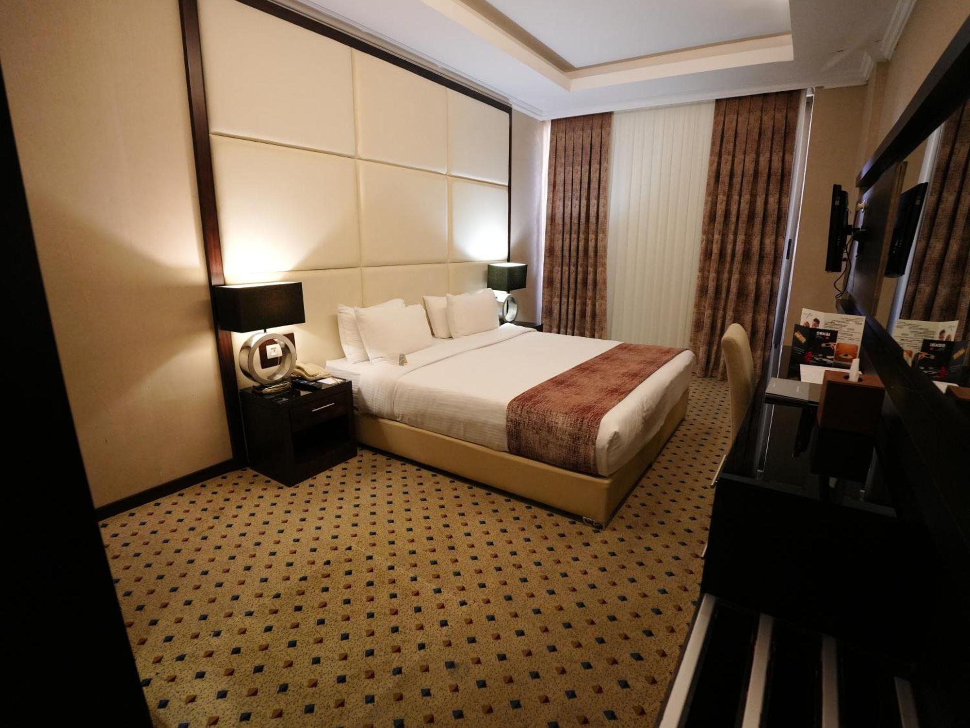 Canyon Hotel Erbil Esterno foto