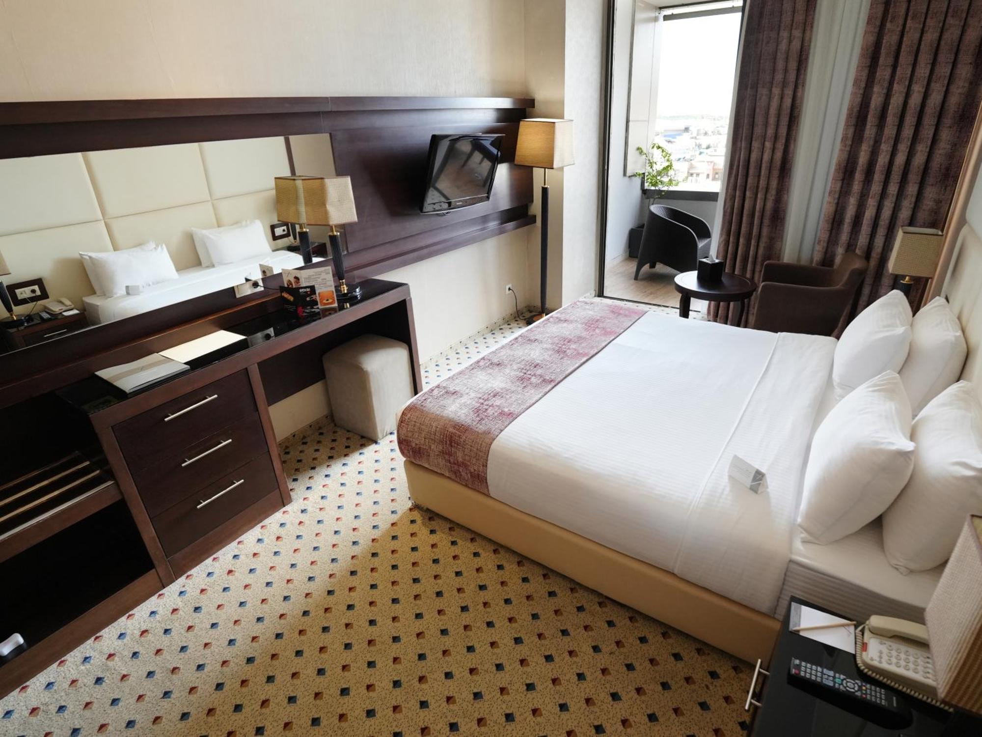 Canyon Hotel Erbil Esterno foto